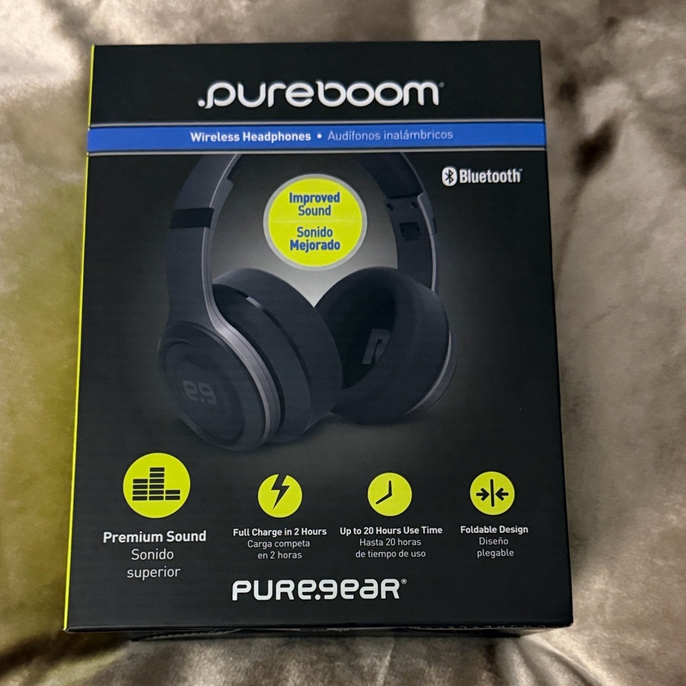 Over-the-Ear Wireless Headphones - Black